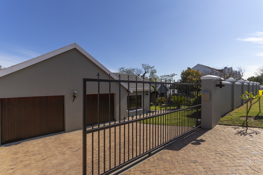 To Let 4 Bedroom Property for Rent in Die Wingerd Western Cape